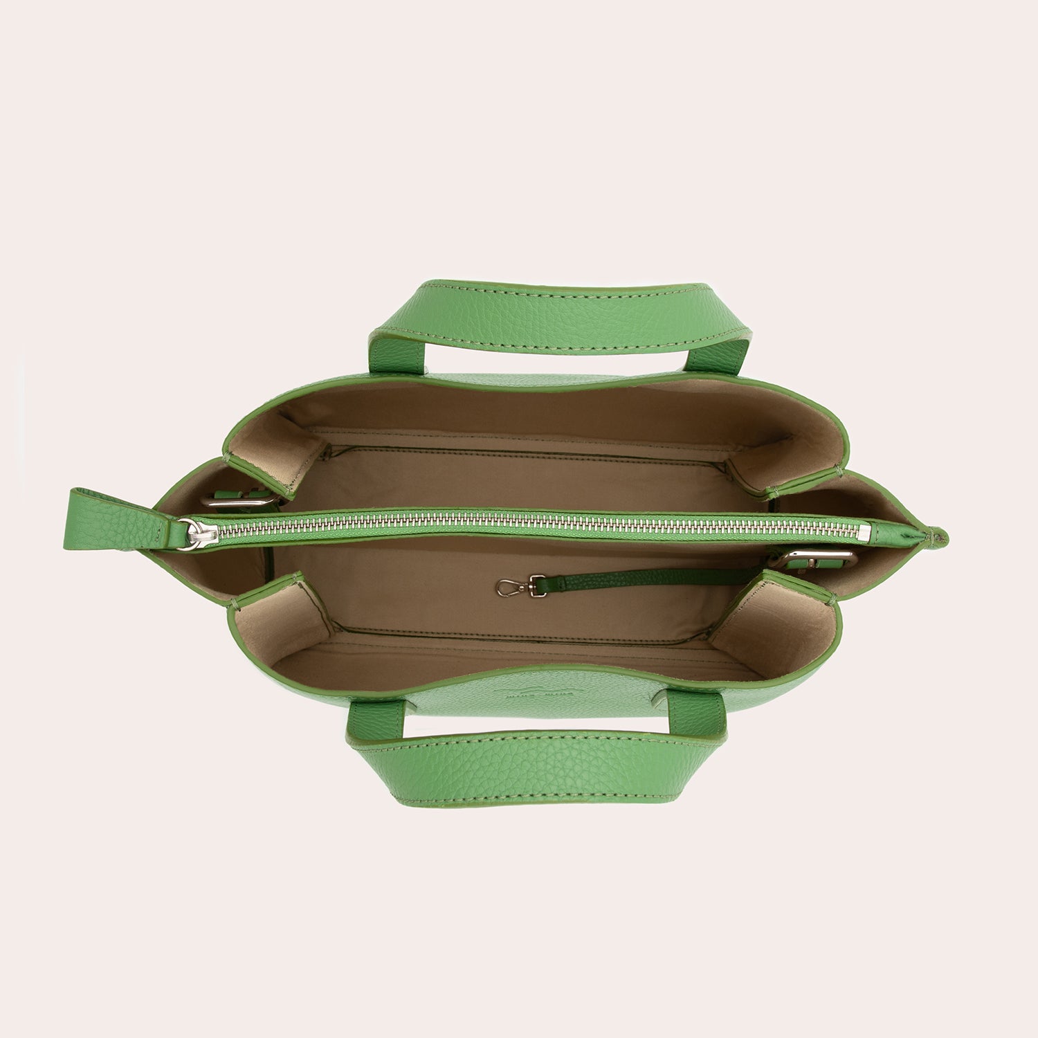 MADITA – unsere eckige Handtasche.