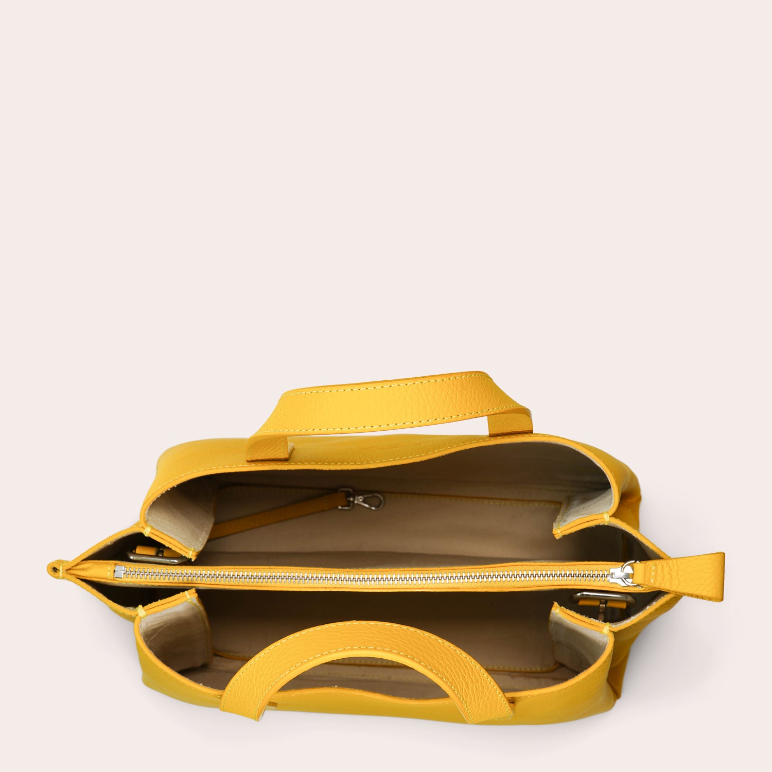 MADITA – unsere eckige Handtasche.