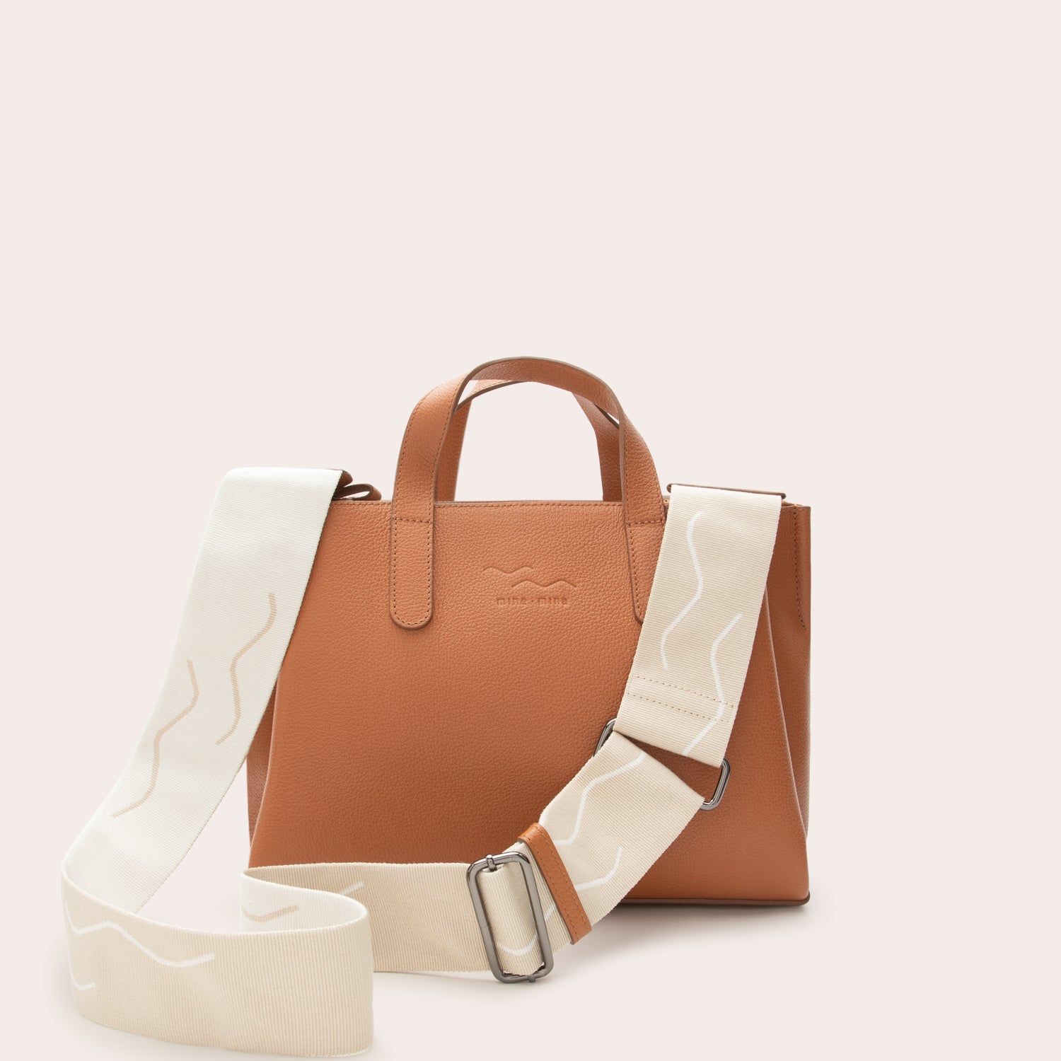 MADITA – unsere eckige Handtasche.
