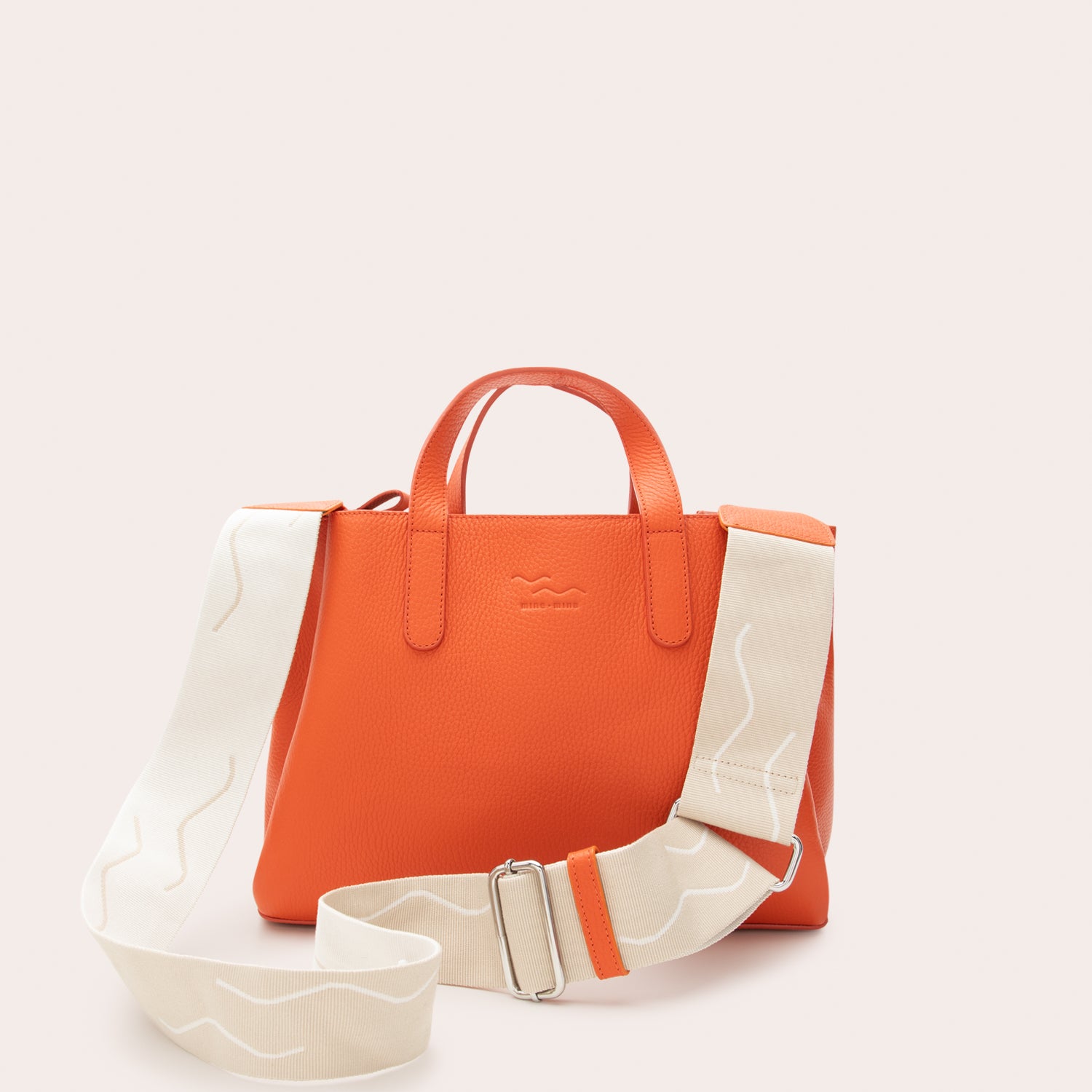 MADITA – unsere eckige Handtasche.