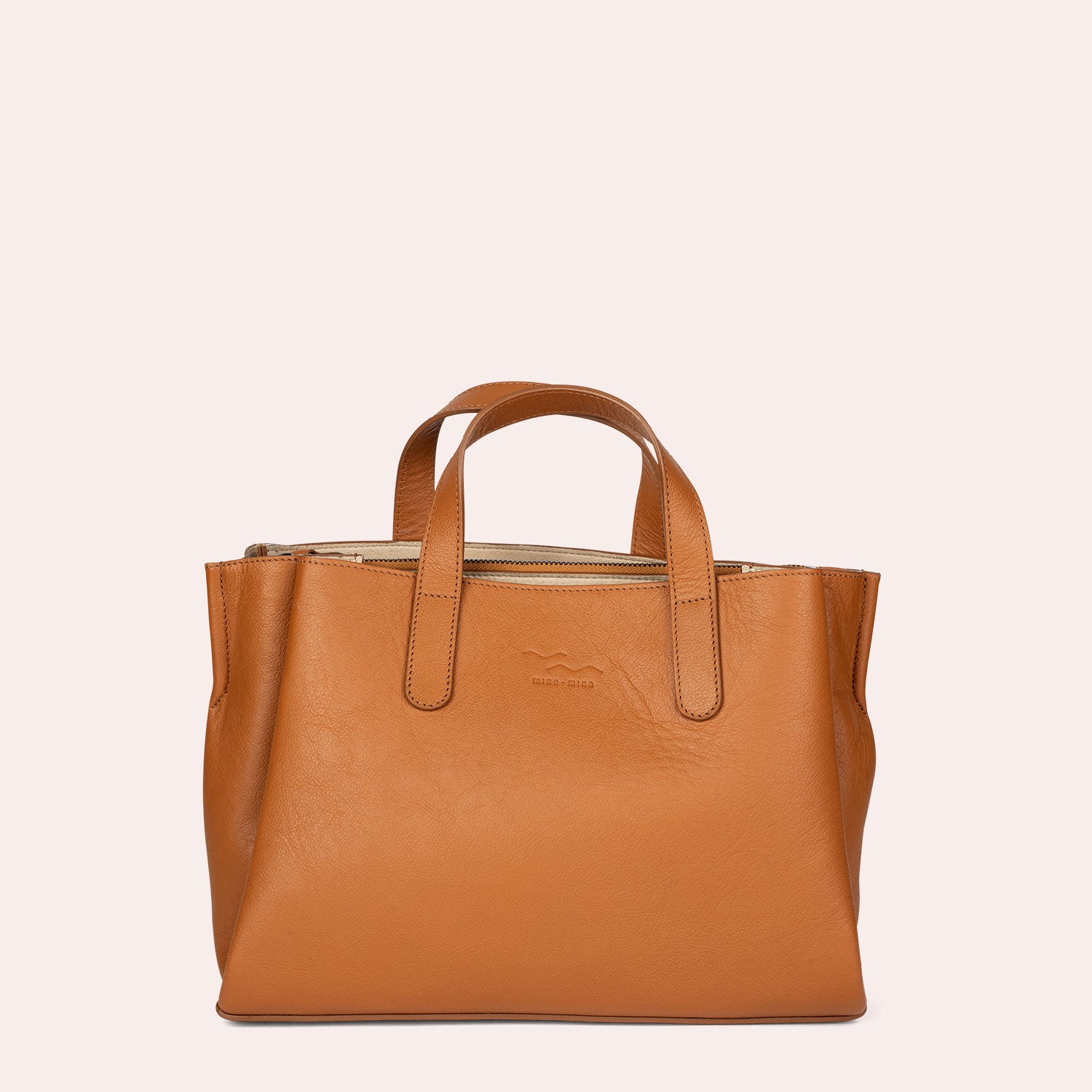 MADITA – unsere eckige Handtasche.