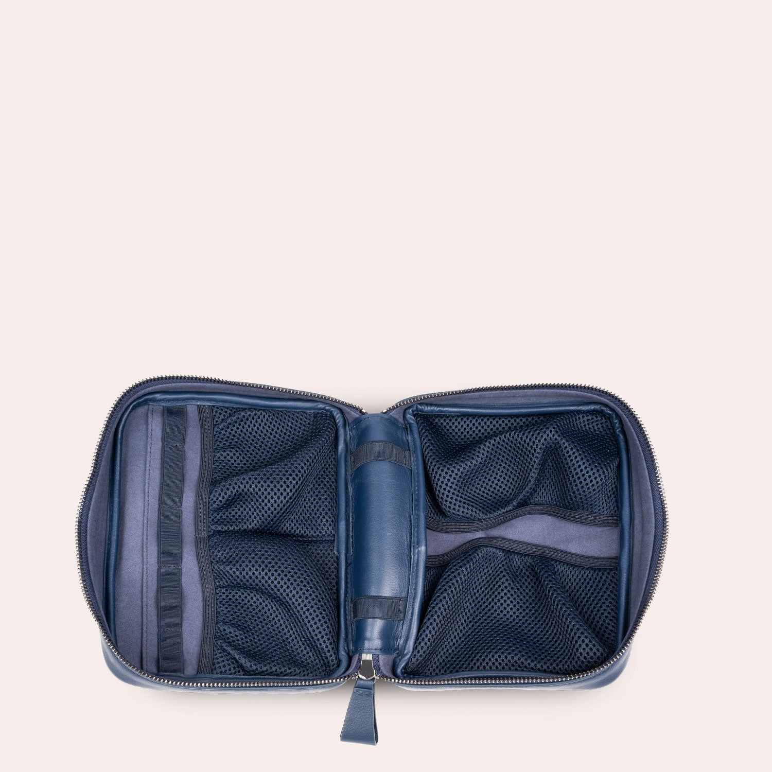 MAJA - Unsere Kabeltasche aus Leder - smart und detailverliebt