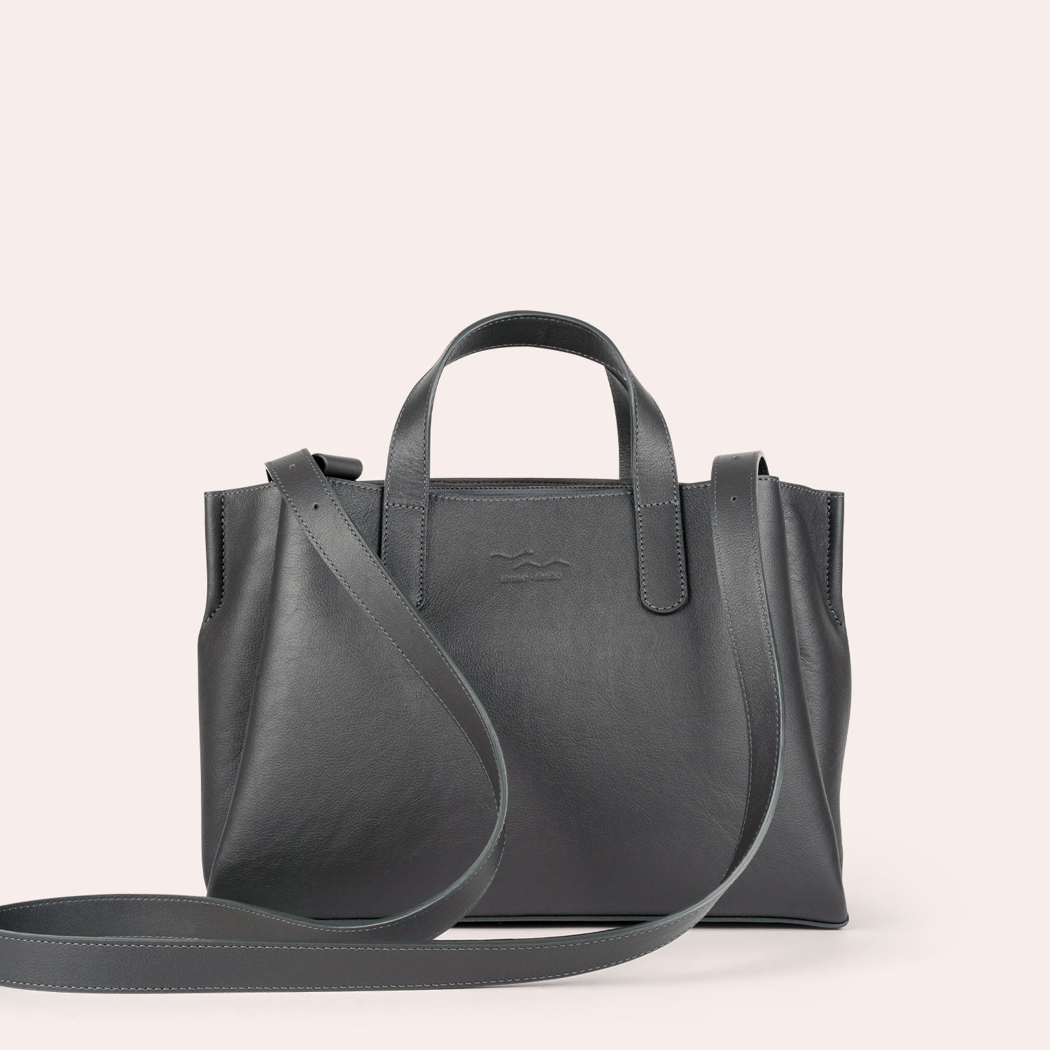 MADITA – unsere eckige Handtasche.